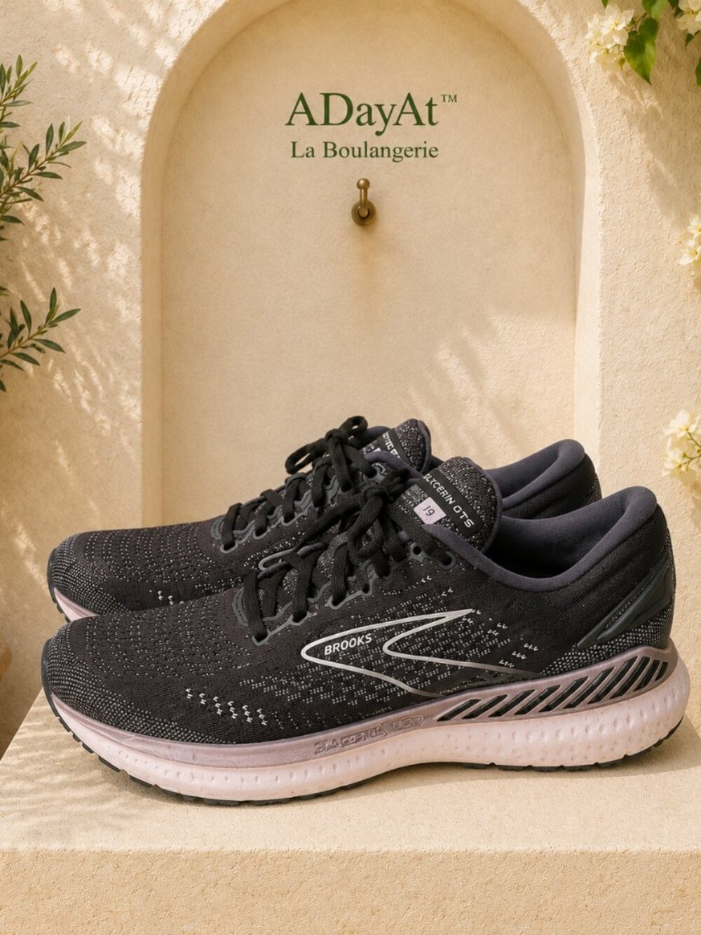 Brooks Glycerin GTS 19 Black Gray Gorpcore Cushion Support Running Shoes W10.5